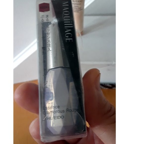 New Clinique eyeshadow, lipstick, blush - Picture 4 of 5